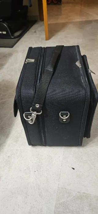 Maletín Proyector Mitsubishi Negro/Blanco