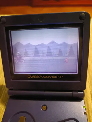 Game Boy Advance SP + Pokémon Esmeralda