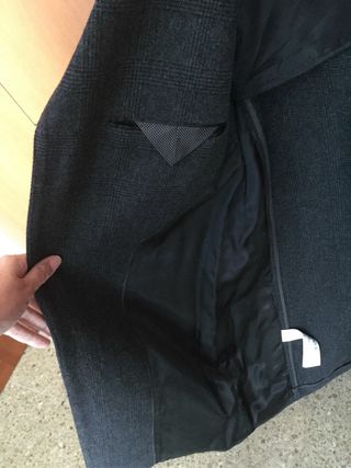 Abrigo Mango. Lana 52% y poliéster 48%