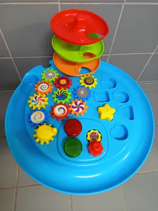 Mesa de Atividades Infantil Colorida
