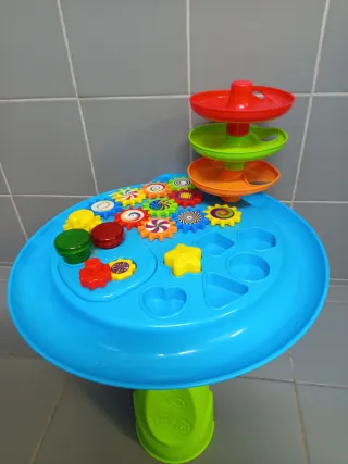 Mesa de Atividades Infantil Colorida
