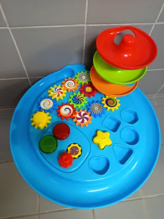 Mesa de Atividades Infantil Colorida