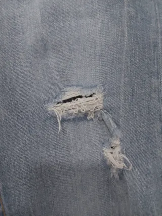 Pantalón vaquero Pull&Bear desgastado Talla L