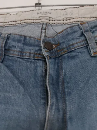 Pantalón vaquero Pull&Bear desgastado Talla L