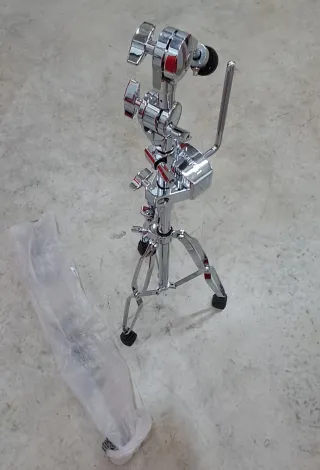 Trípode Roland nuevo .sin estrenar