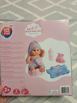 Muñeca Bebé Léa Baño 23cm 5 Piezas