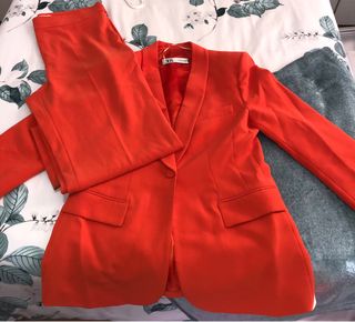Traje Zara naranja blazer y pantalón