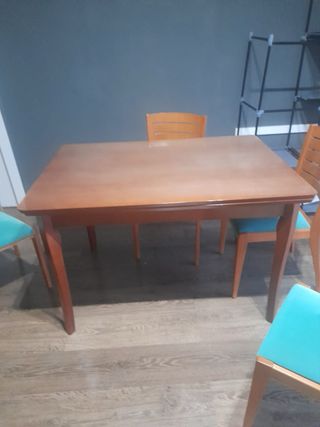 Mesa extensible madera + 4 sillas