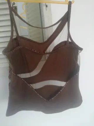 Top pedrería y lentejuelas