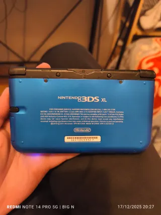 Nintendo 3DS XL con caricatore e stilo