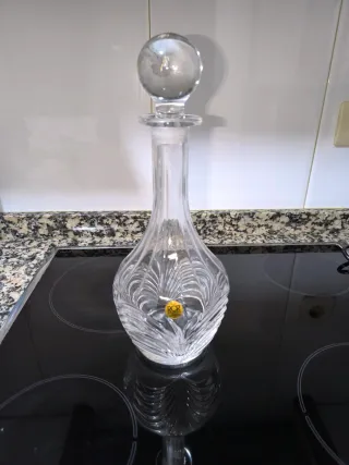 Licorera de cristal tallado