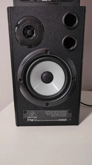 Monitores Behringer MS40 Activos