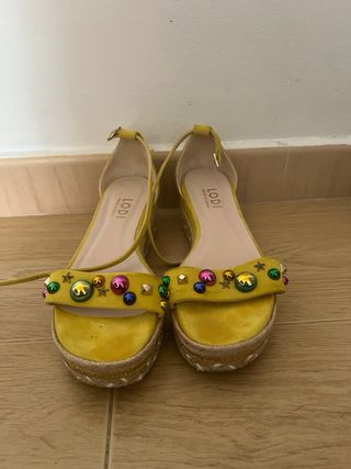 Lote Zapatos Talla 38/39. Desde 4€.