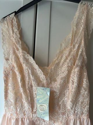 Camisón lencería encaje beige/rosa