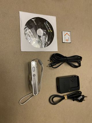 Cámara Digital Sony Cyber-shot DSC-W320 Plata