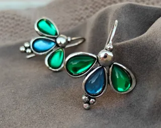 Pendientes plateados mariposa azul y verde