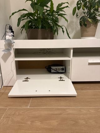 Mueble TV blanco y madera