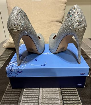 Zapatos de tacón Pleaser con pedrería