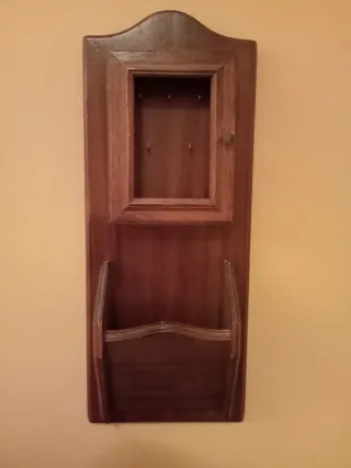 Armarito de llaves de madera