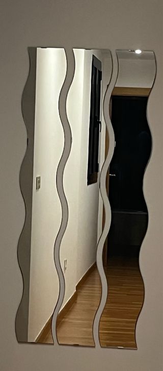 Espejo decorativo ondulado