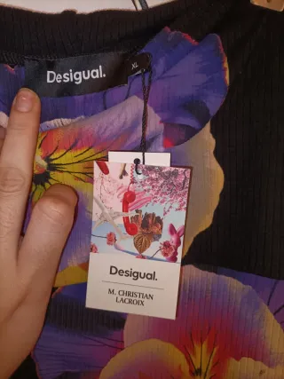 Top escote barco flores