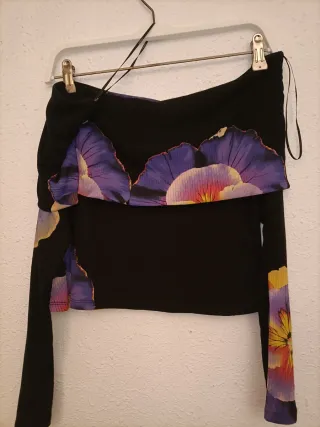 Top escote barco flores