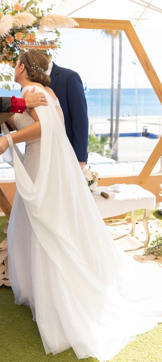 Capa de Novia de muy buena calidad seda gasa