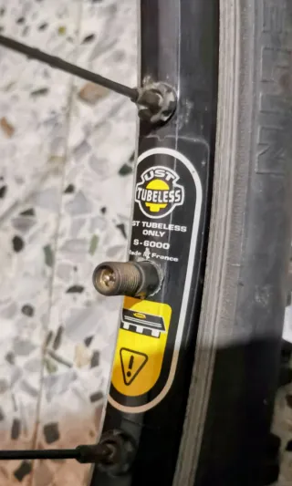 Rueda Mavic Crossroc 26 delantera Tubeless