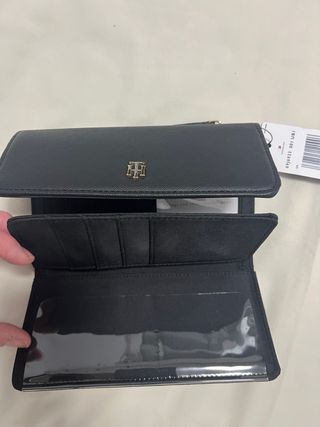 Cartera Tommy Hilfiger Negra