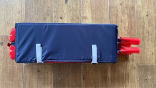 Cuna de viaje azul con estrellas