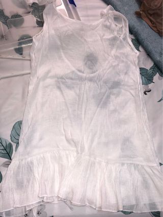 Vestido blanco con volantes