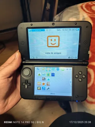 Nintendo 3DS XL Argento e Nero con caricatore e stilo