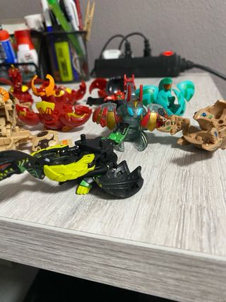 Lote Bakugan y accesorios