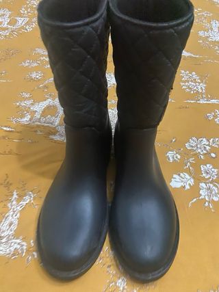 Botas de lluvia Guess negras.