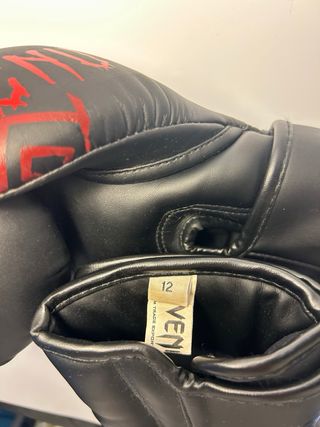 Guantes de Boxeo Venum Gladiator Negros y Rojos