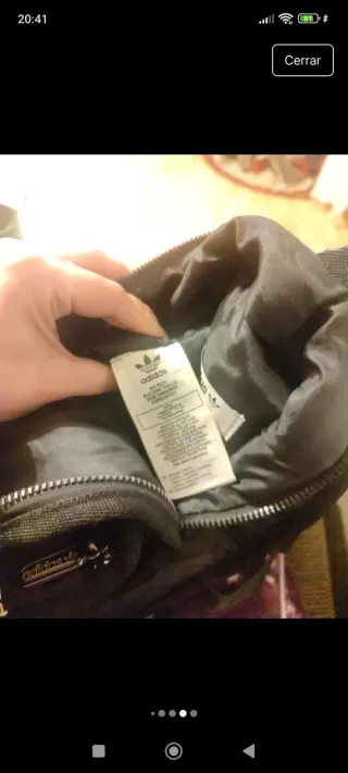 Mochila Adidas negra acolchada