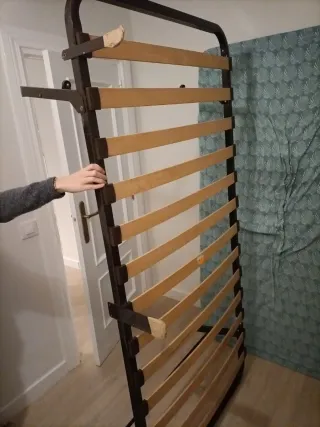 Somier y Colchón,  era de una cama infantil nido.