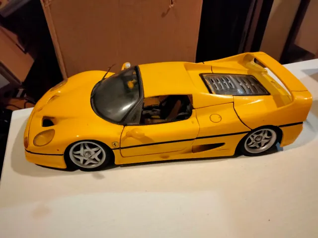 Maisto 1/18 Ferrari F50 Amarillo