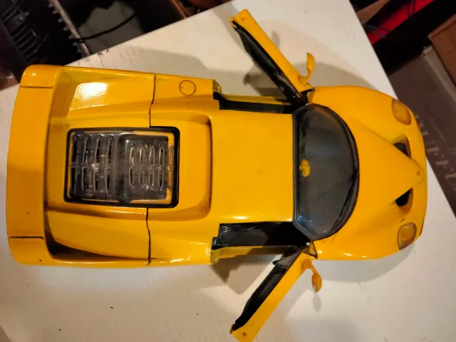 Maisto 1/18 Ferrari F50 Amarillo