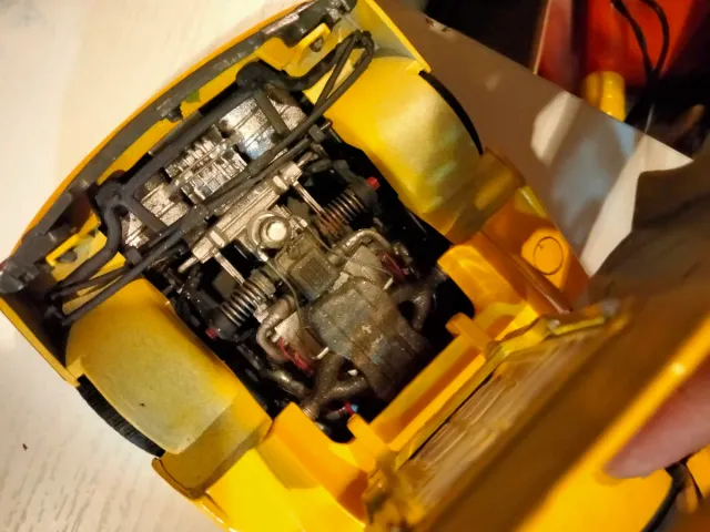 Maisto 1/18 Ferrari F50 Amarillo