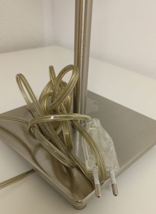 Coppia di lampade da tavolo in metallo e tessuto marrone