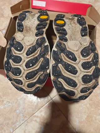 New Balance More v3 Trail Marrón Naranja