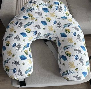 Cojín de lactancia estampado hojas