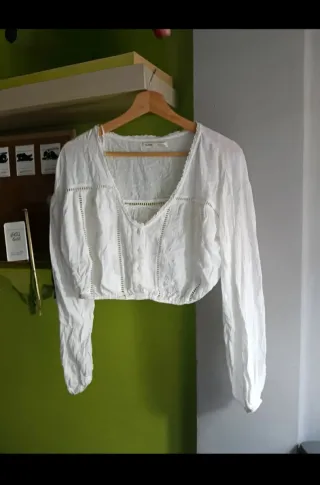 Blusa blanca crop top manga larga