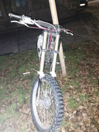 Moto de cross. RIEJU