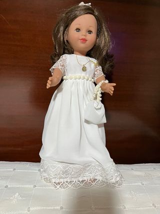 Muñeca Arias Comunión Blanca