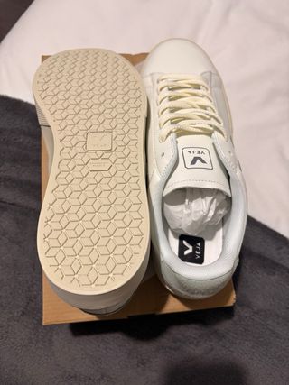 Zapatillas Veja Campo Blancas y Verdes Nuevas