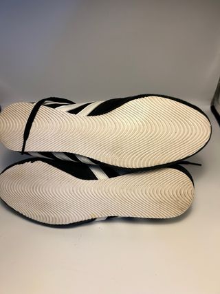 zapatillas Adidas de boxeo en color negro