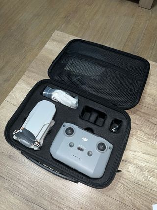 Dron DJI Mini 4K + mochila + funda