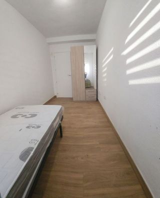 Piso en alquiler en Polígono Cartuja – La Paz en Granada